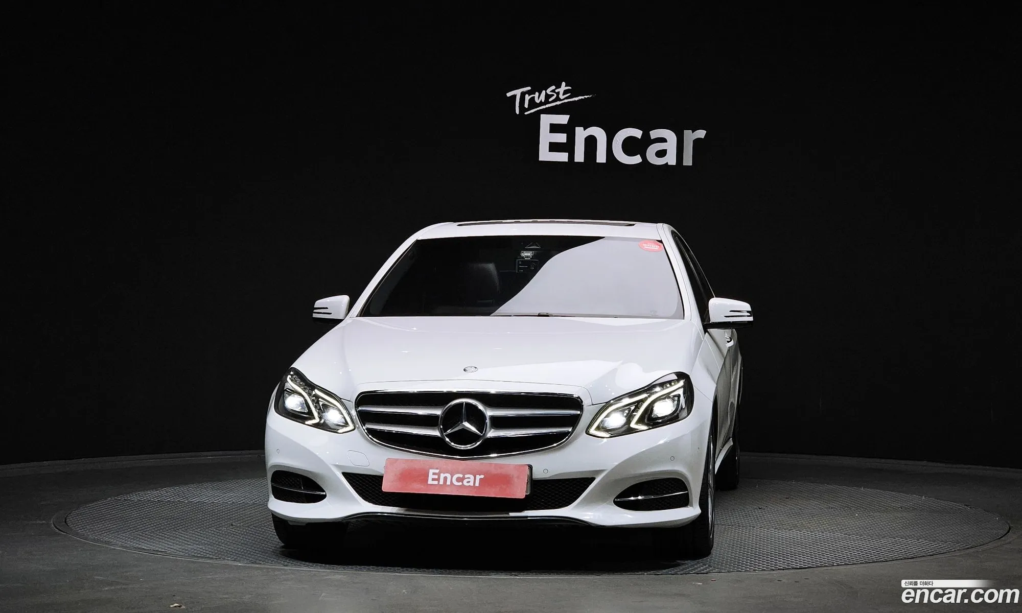 Mercedes-Benz E-Class W212 2015 — 14