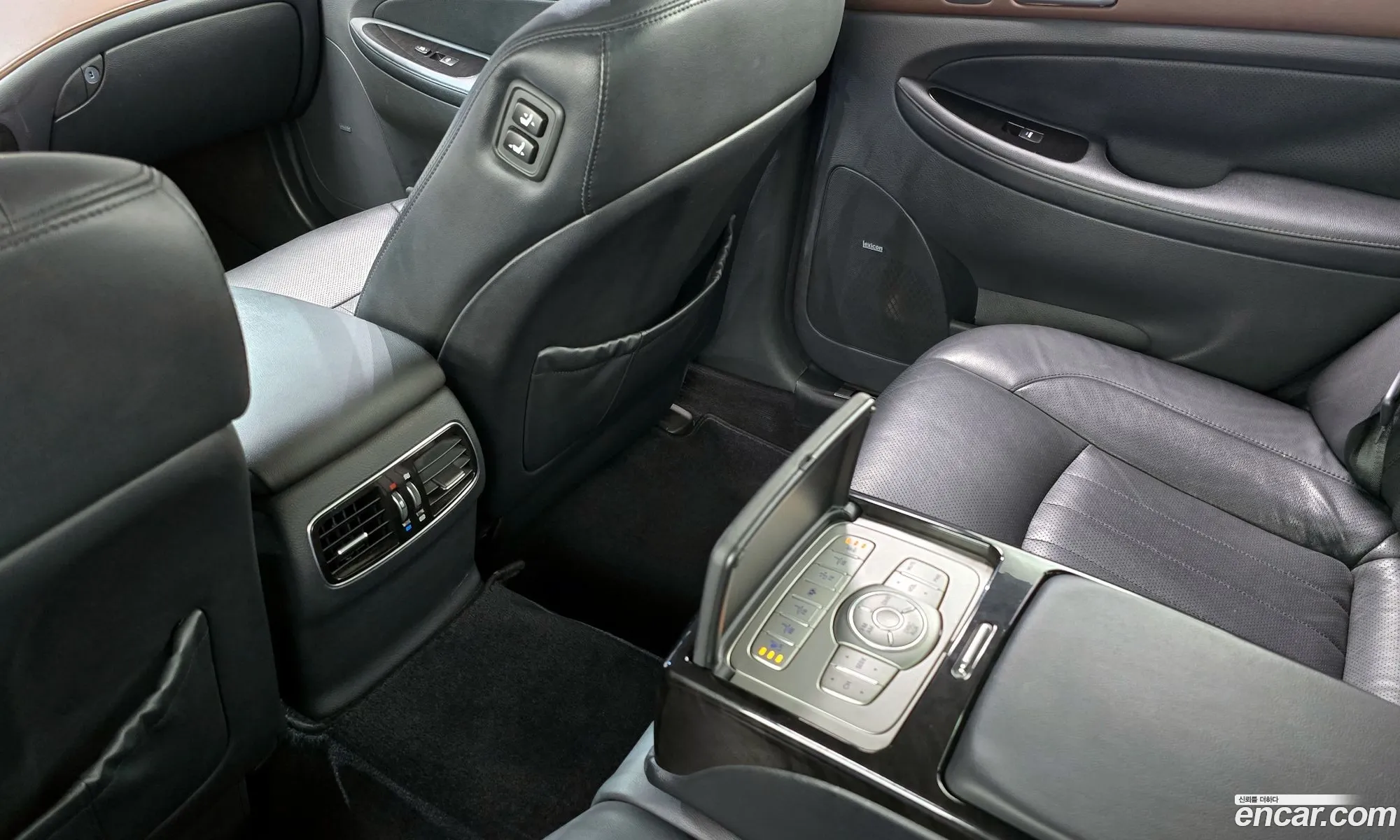 Hyundai Genesis 2011 — 6
