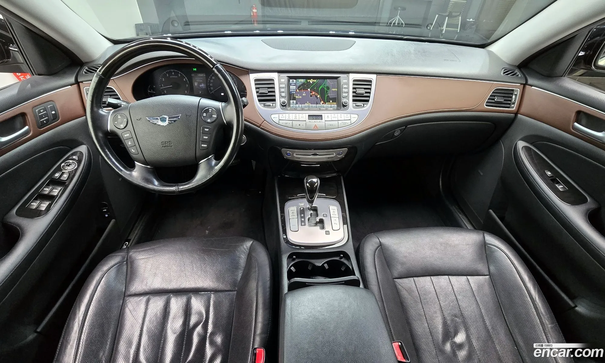 Hyundai Genesis 2011 — 17
