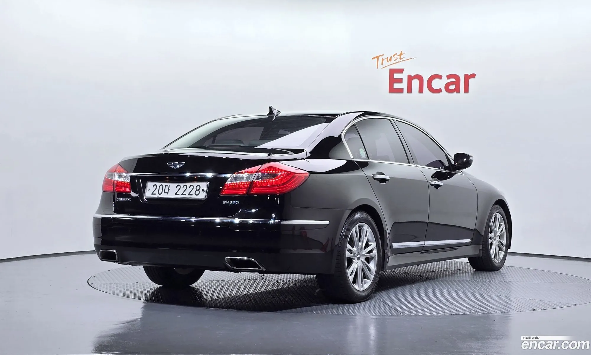 Hyundai Genesis 2011 — 18