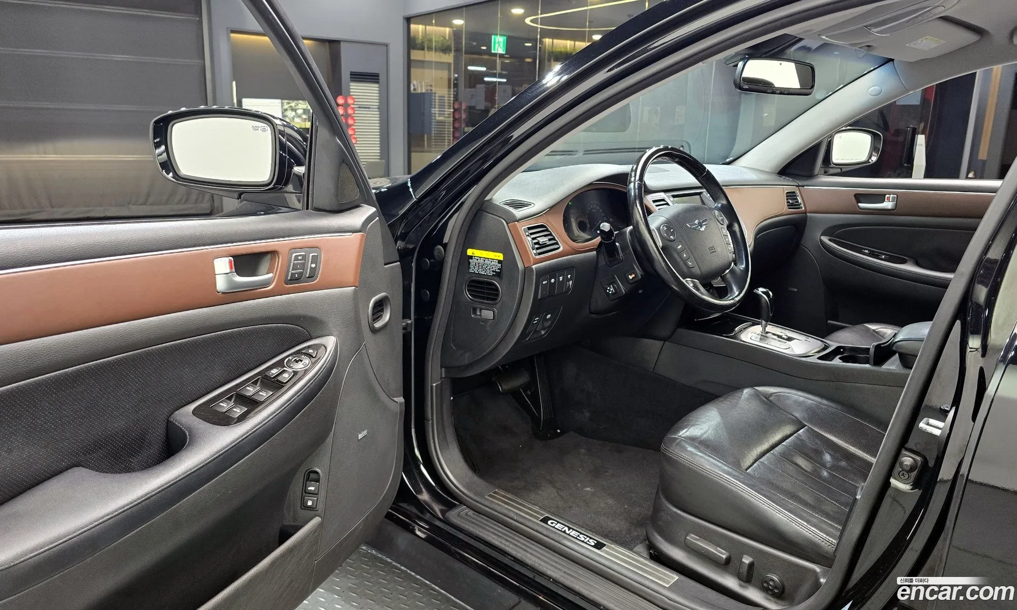 Hyundai Genesis 2011 — 8