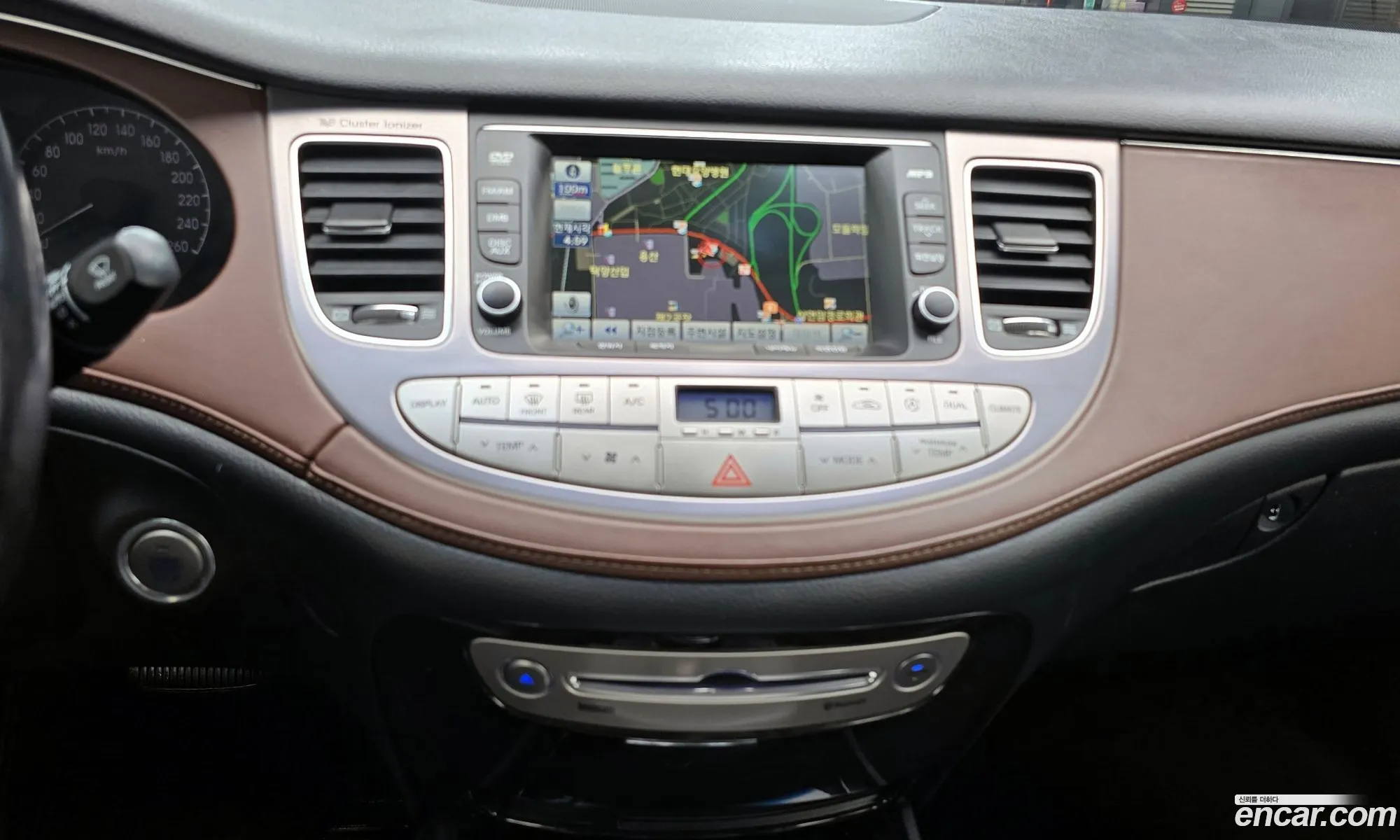 Hyundai Genesis 2011 — 15