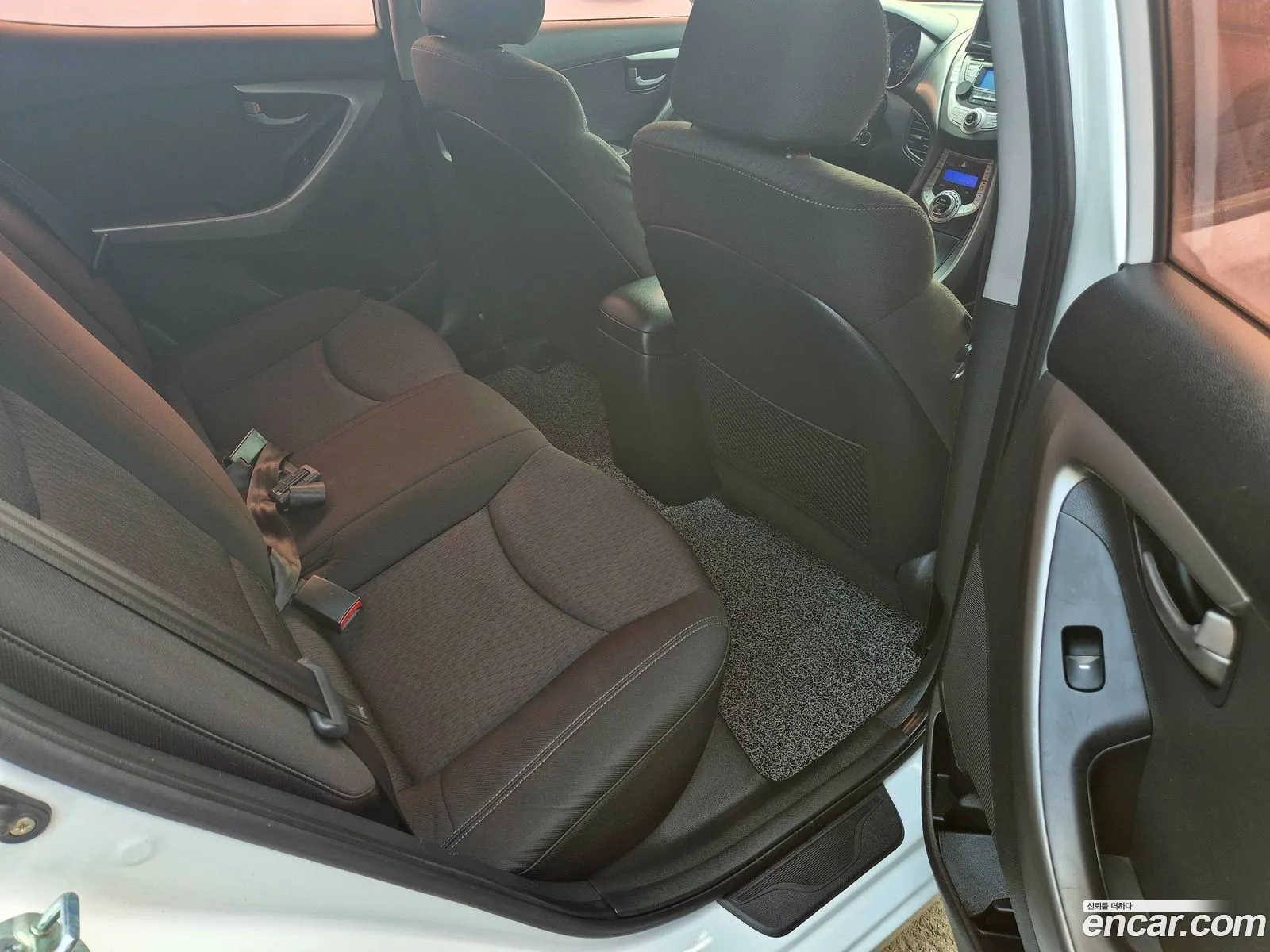 Hyundai Elantra MD 2010 — 12
