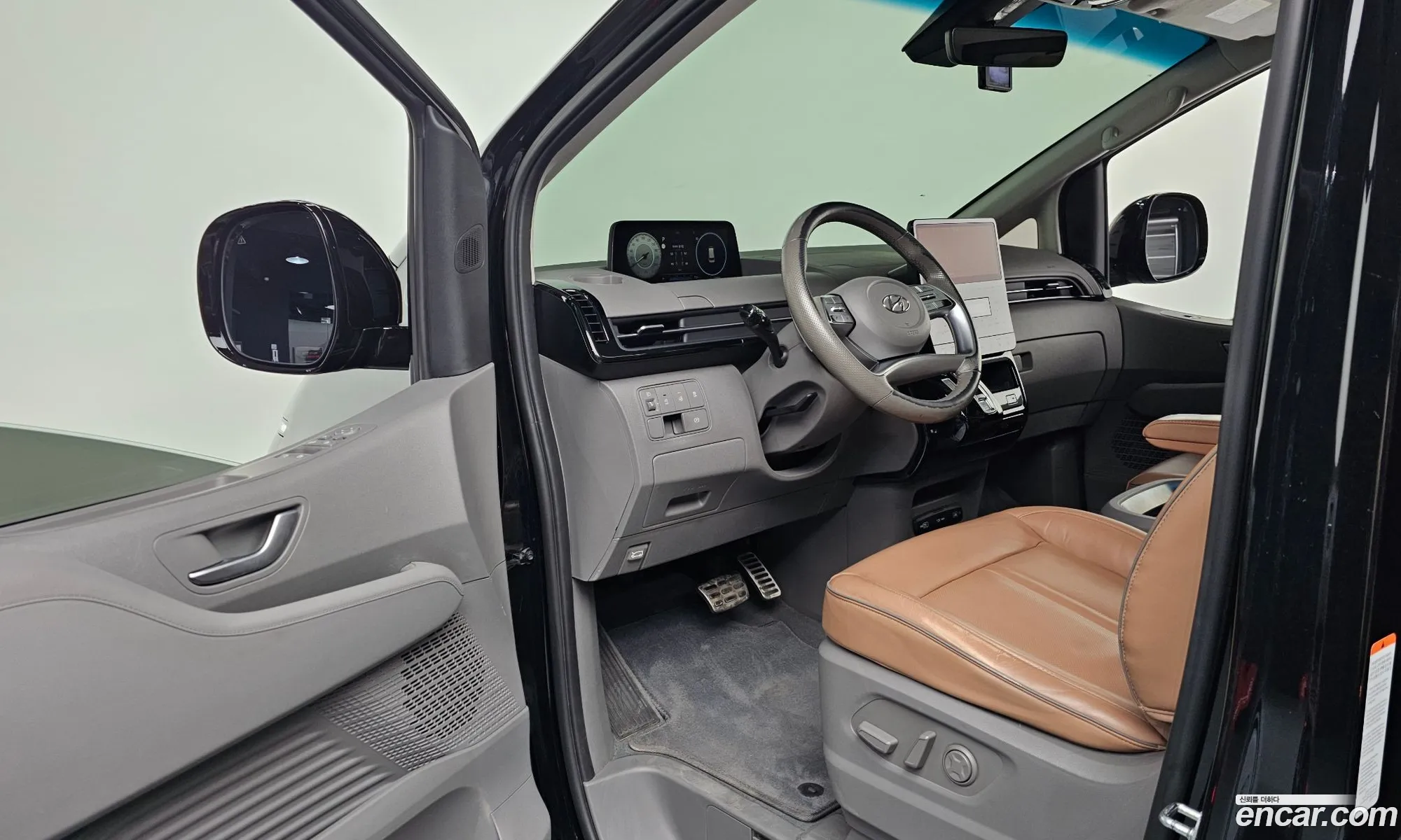 Hyundai Staria 2021 — 16