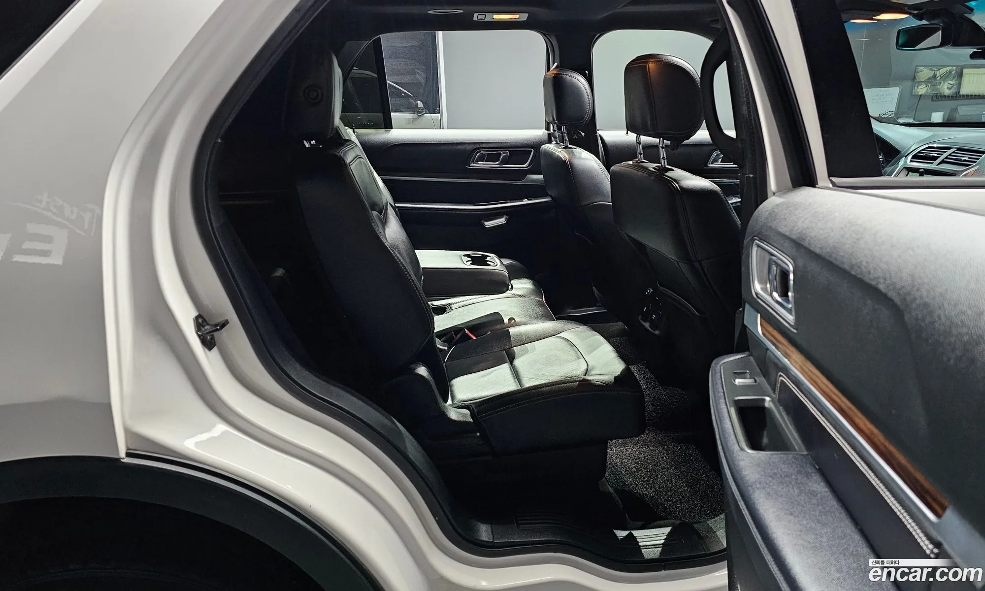 Ford Explorer 2017 1FM5K8FH3HGB24810 — 10