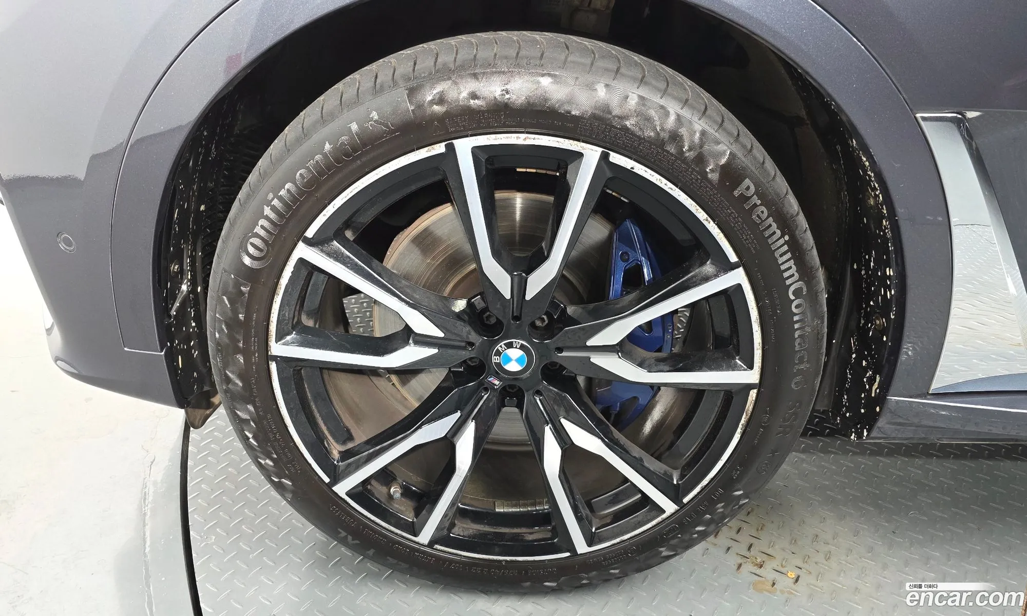 BMW X7 2020 — 12