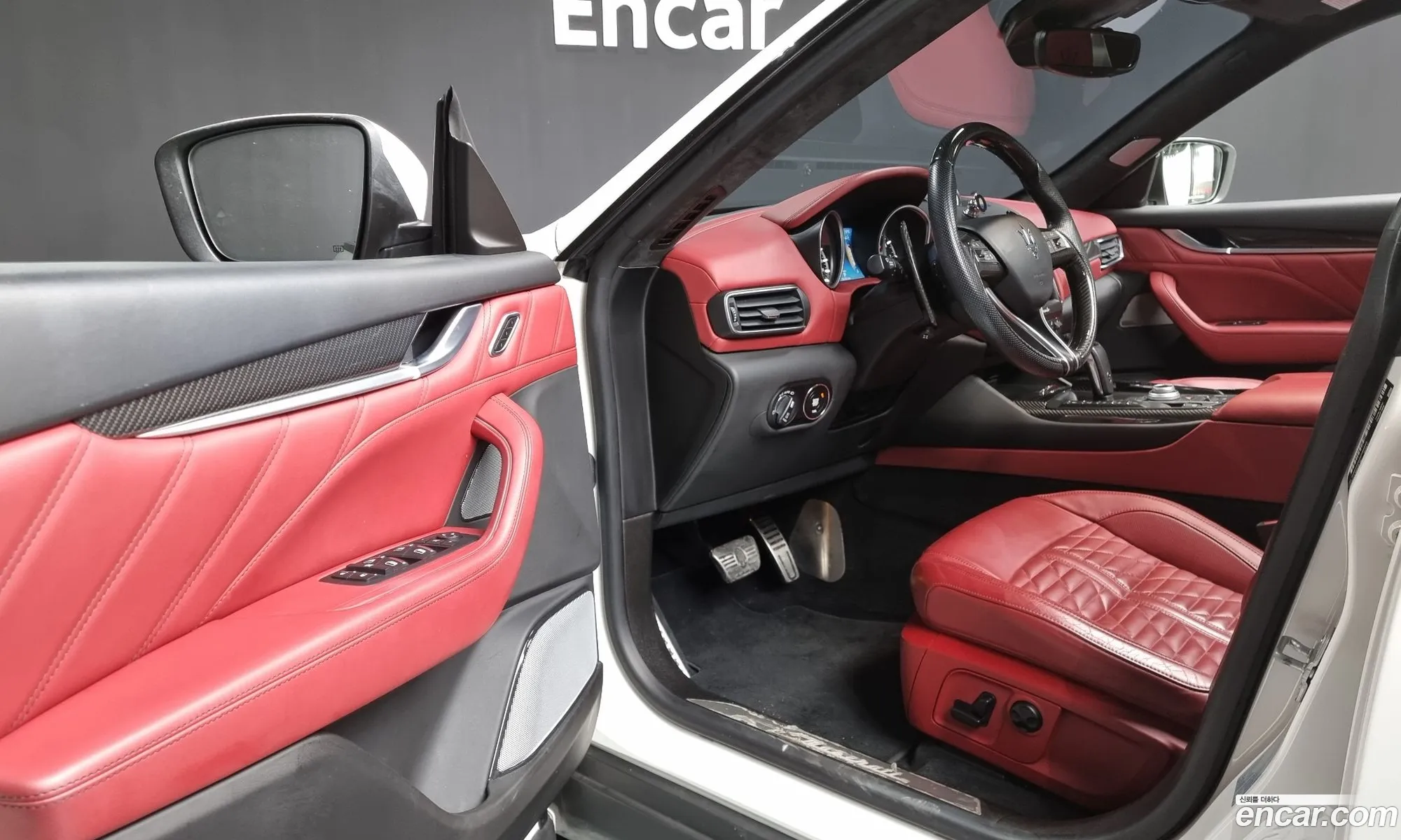 Maserati Levante 2018 ZN661ZUG2KX308038 — 4