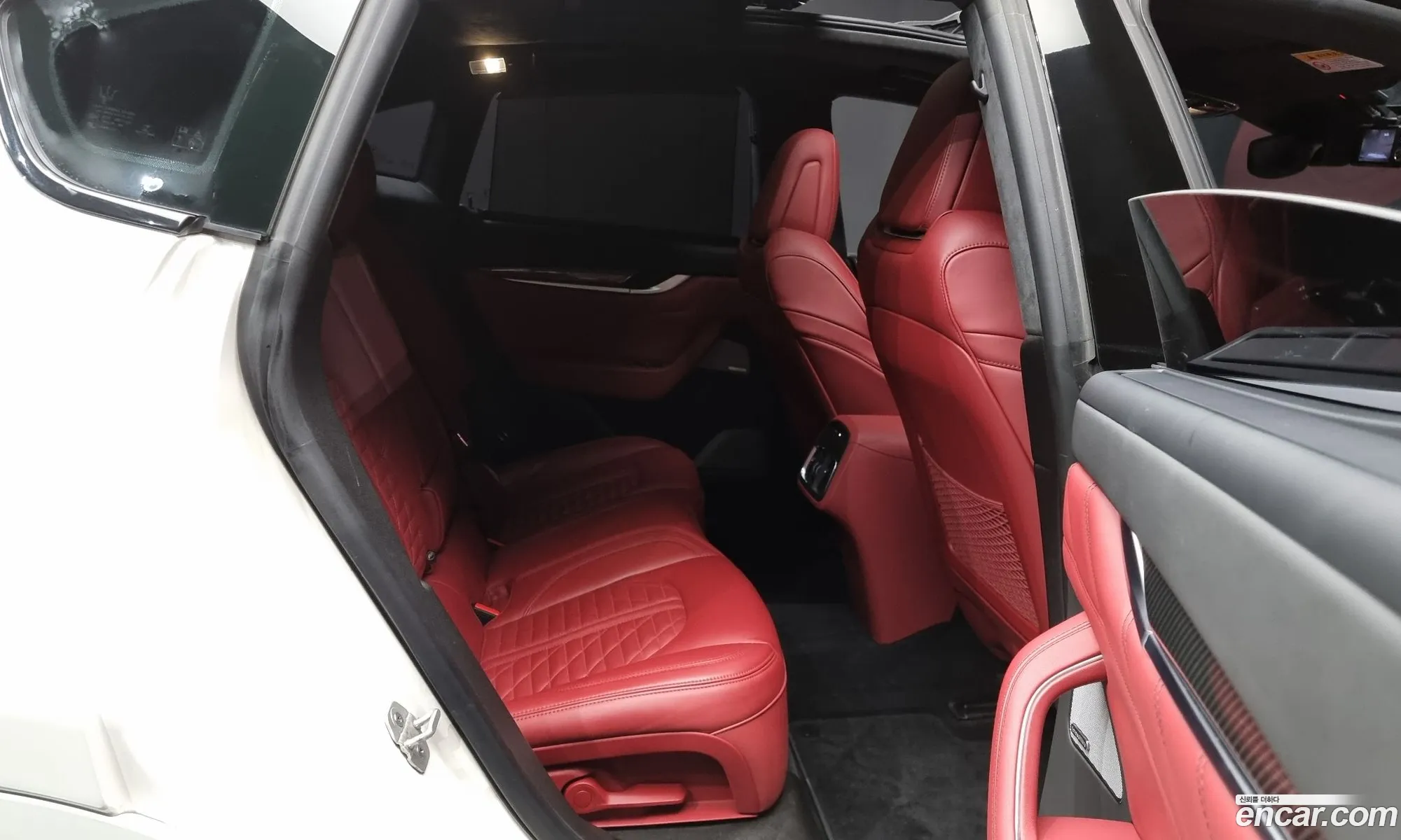 Maserati Levante 2018 ZN661ZUG2KX308038 — 16
