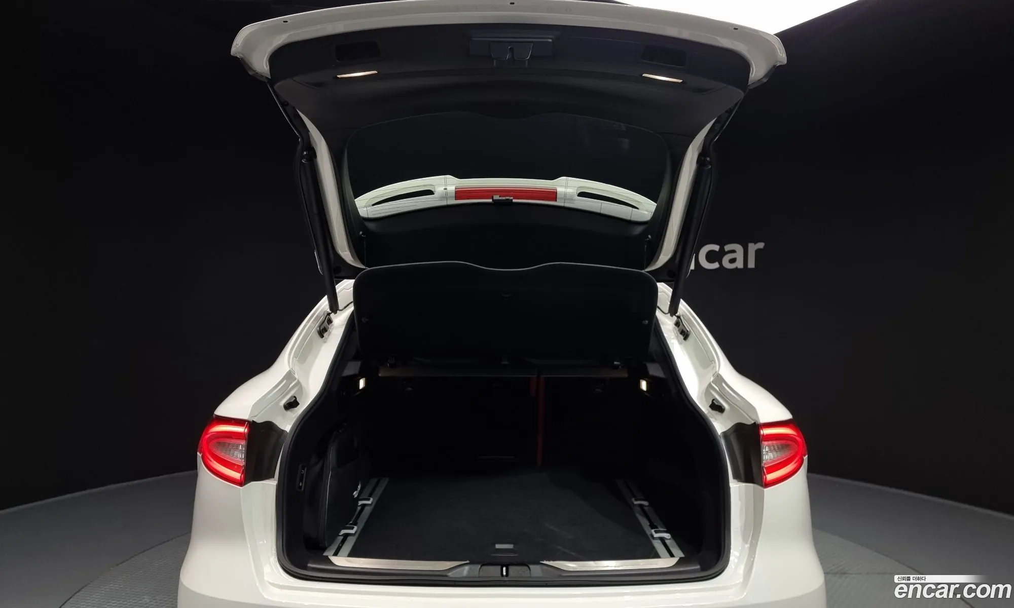 Maserati Levante 2018 ZN661ZUG2KX308038 — 10