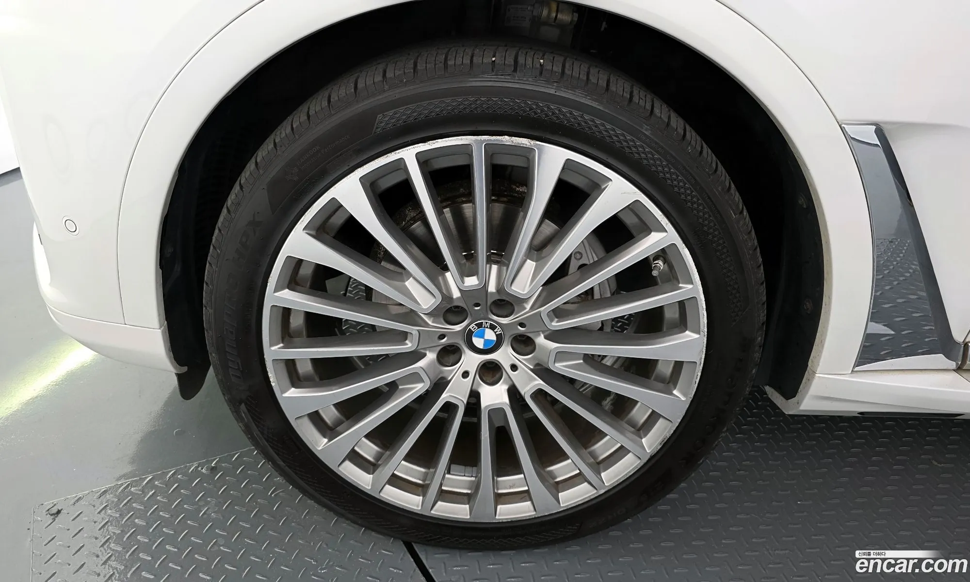 BMW X7 2021 WBACW210XM9H08277 — 19
