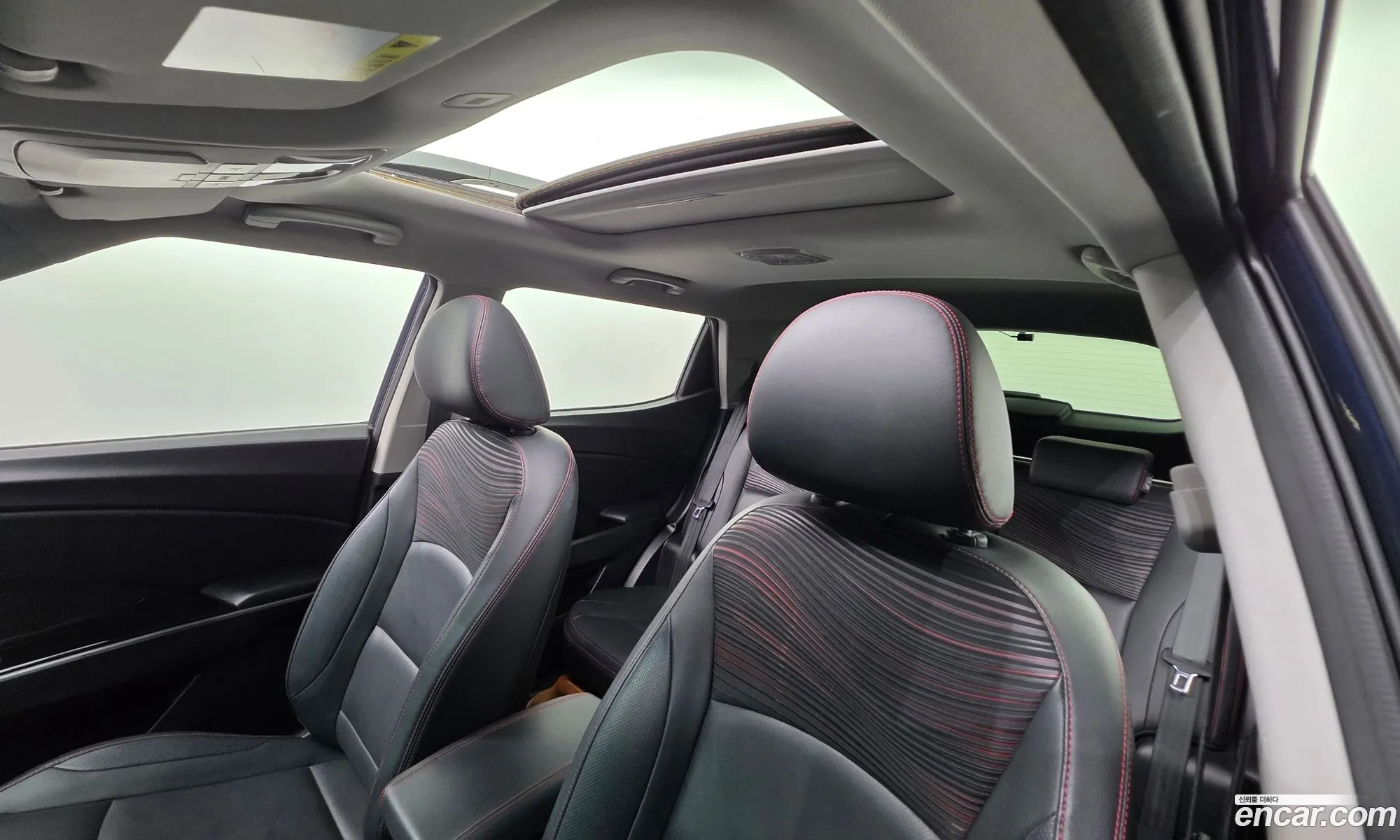 KG Mobility (SsangYong) Tivoli Air 2016 — 12