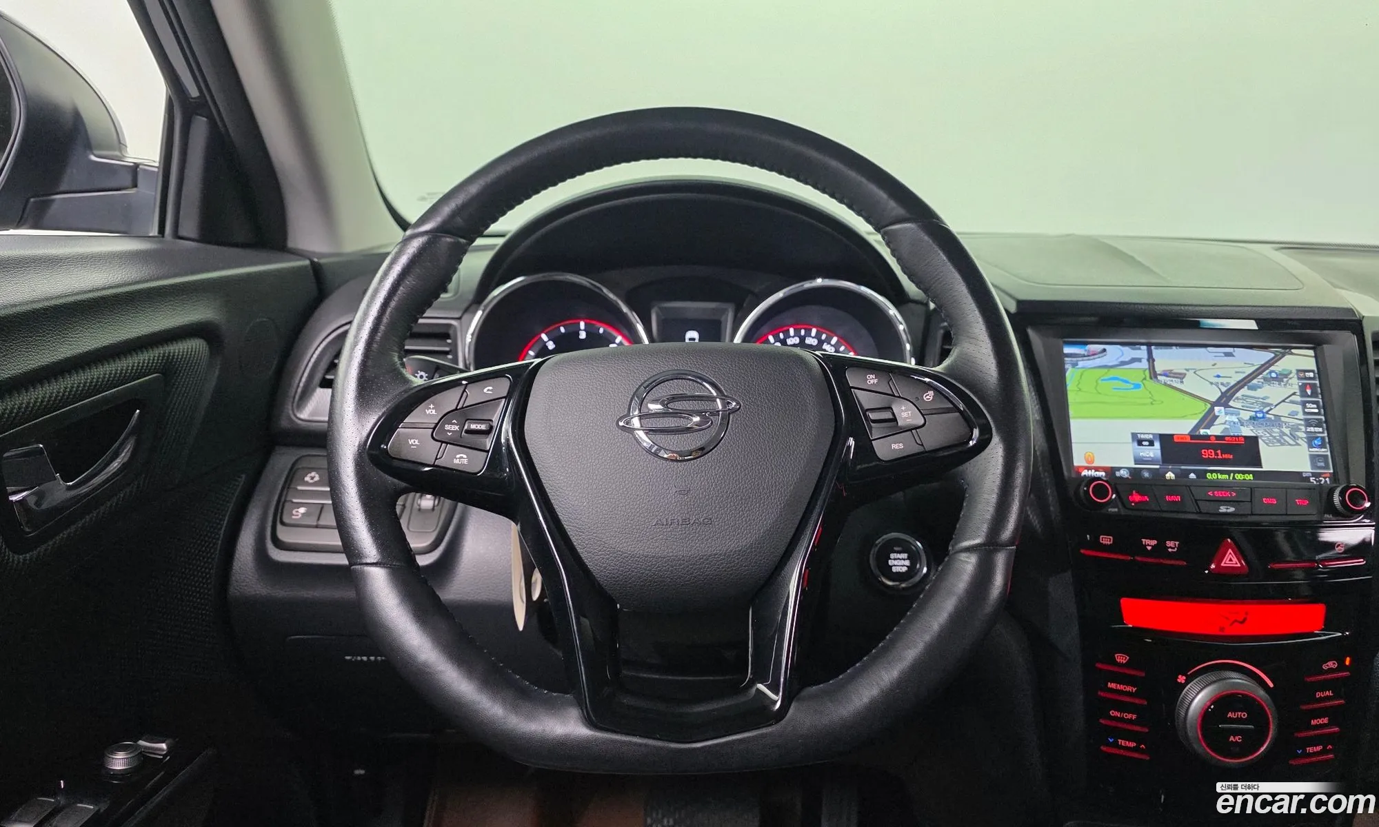 KG Mobility (SsangYong) Tivoli Air 2016 — 18