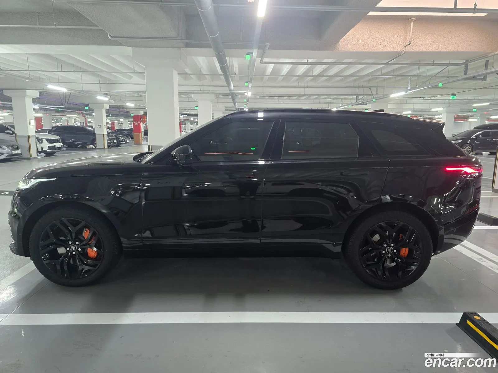 Land Rover Range Rover Velar 2024 — 12