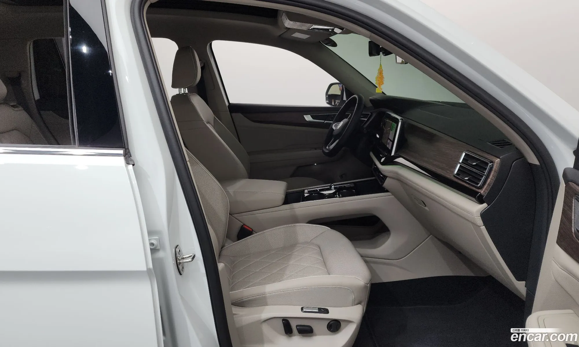Volkswagen Atlas 2025 1V2FM2CA111111111 — 17