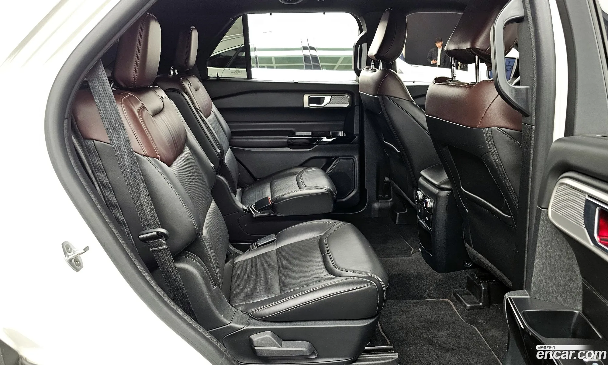 Ford Explorer 6th Gen 2021 1FM5K8HC0MGC34564 — 3