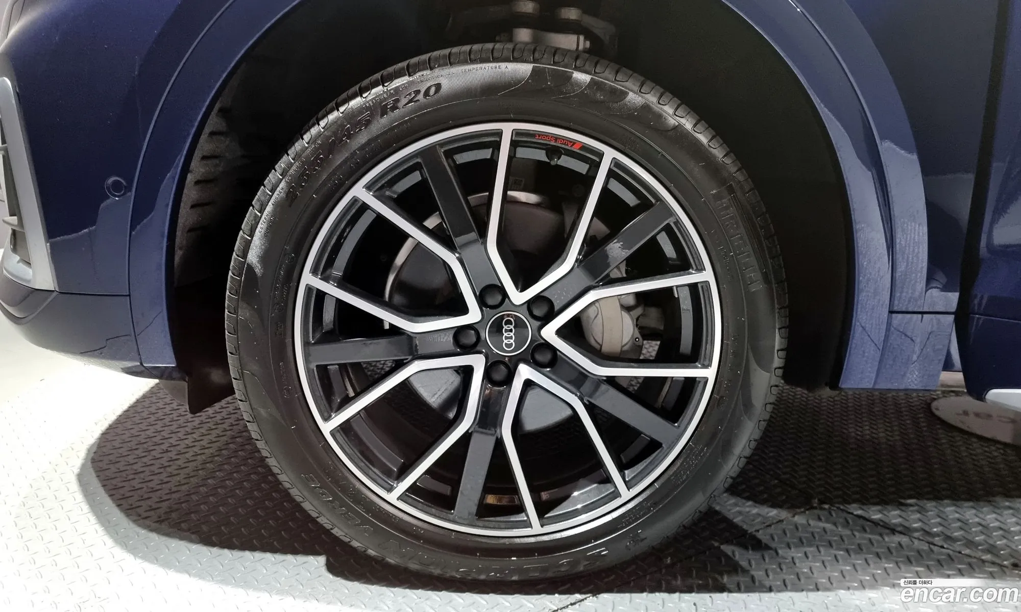 Audi Q5 2022 WAUZZZFY9N2112903 — 3