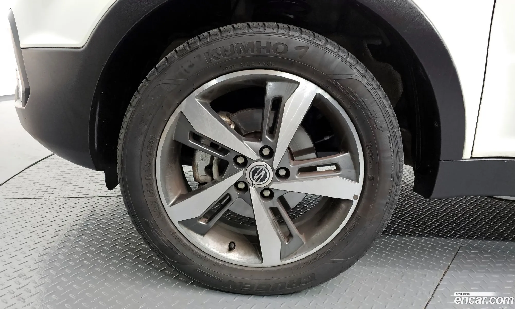 KG Mobility (SsangYong) Style Korando C 2018 — 12