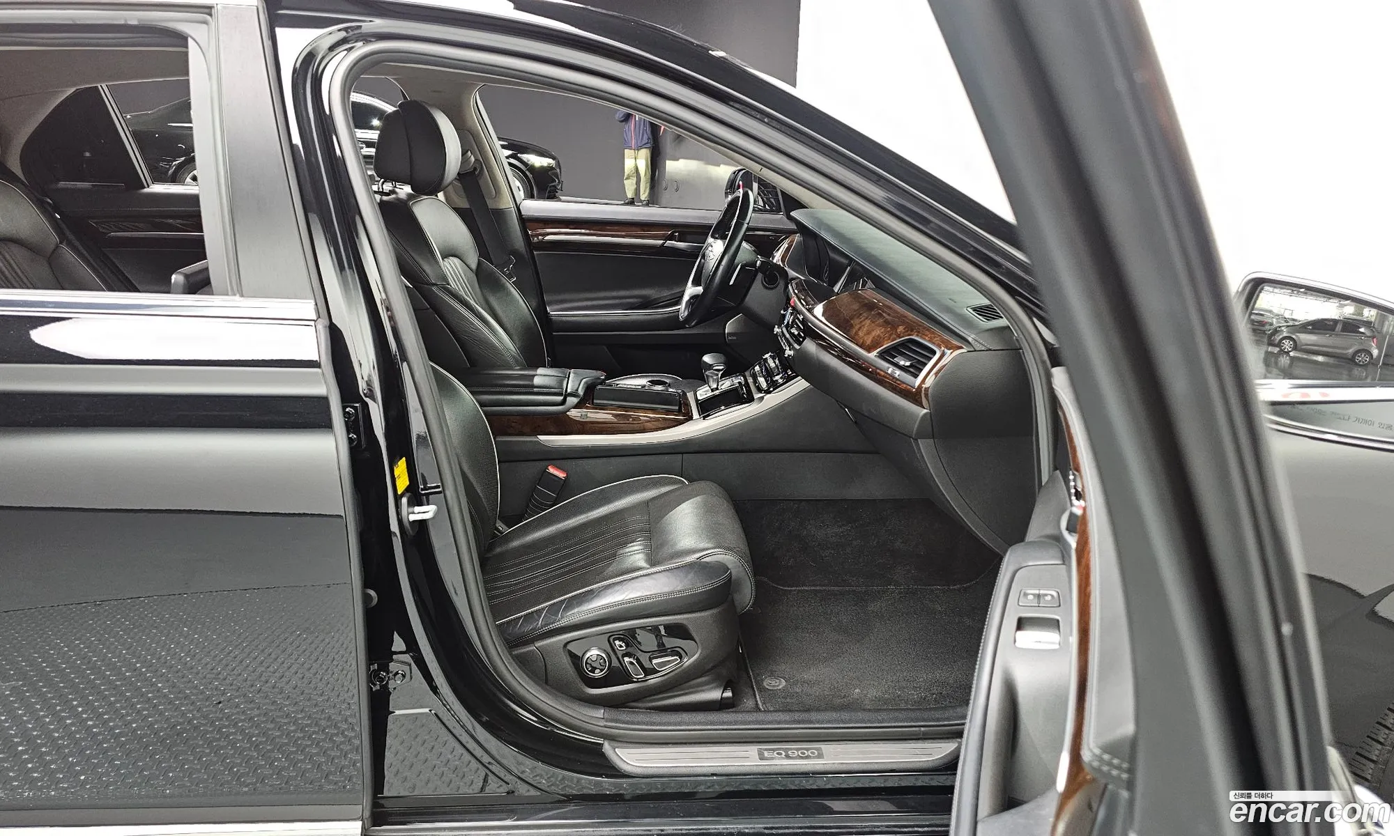 Genesis EQ900 2016 — 20