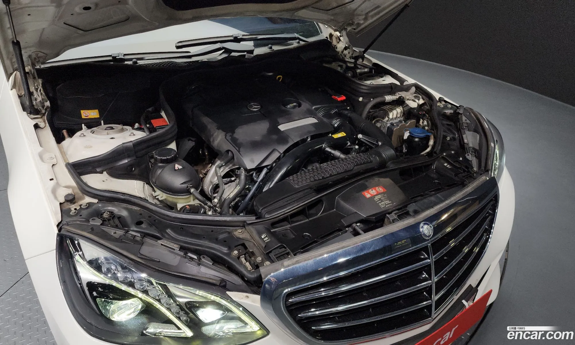 Mercedes-Benz E-Class W212 2014 WDDHF3EBXEA895887 — 11