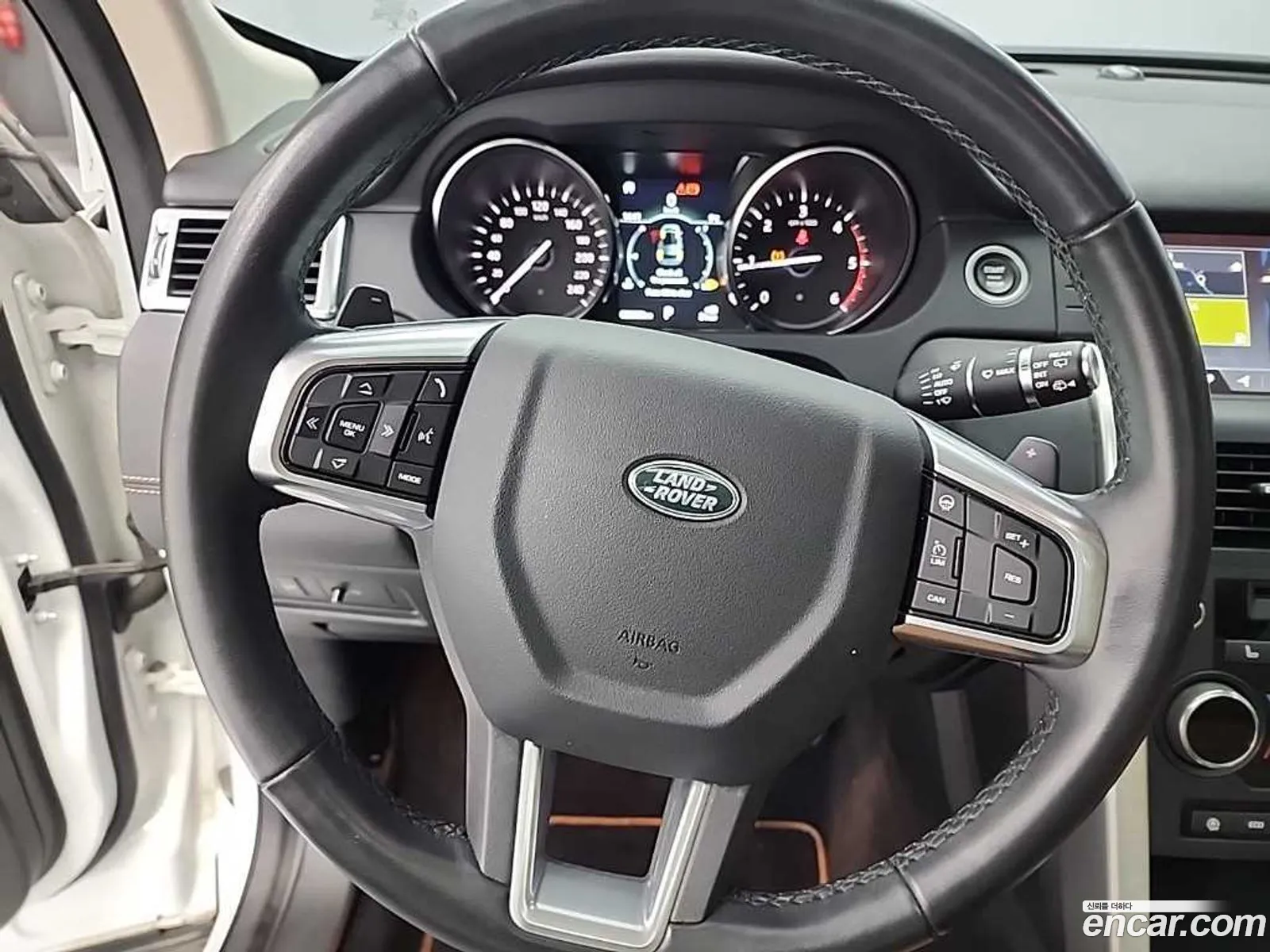 Land Rover Discovery Sport 2019 — 16