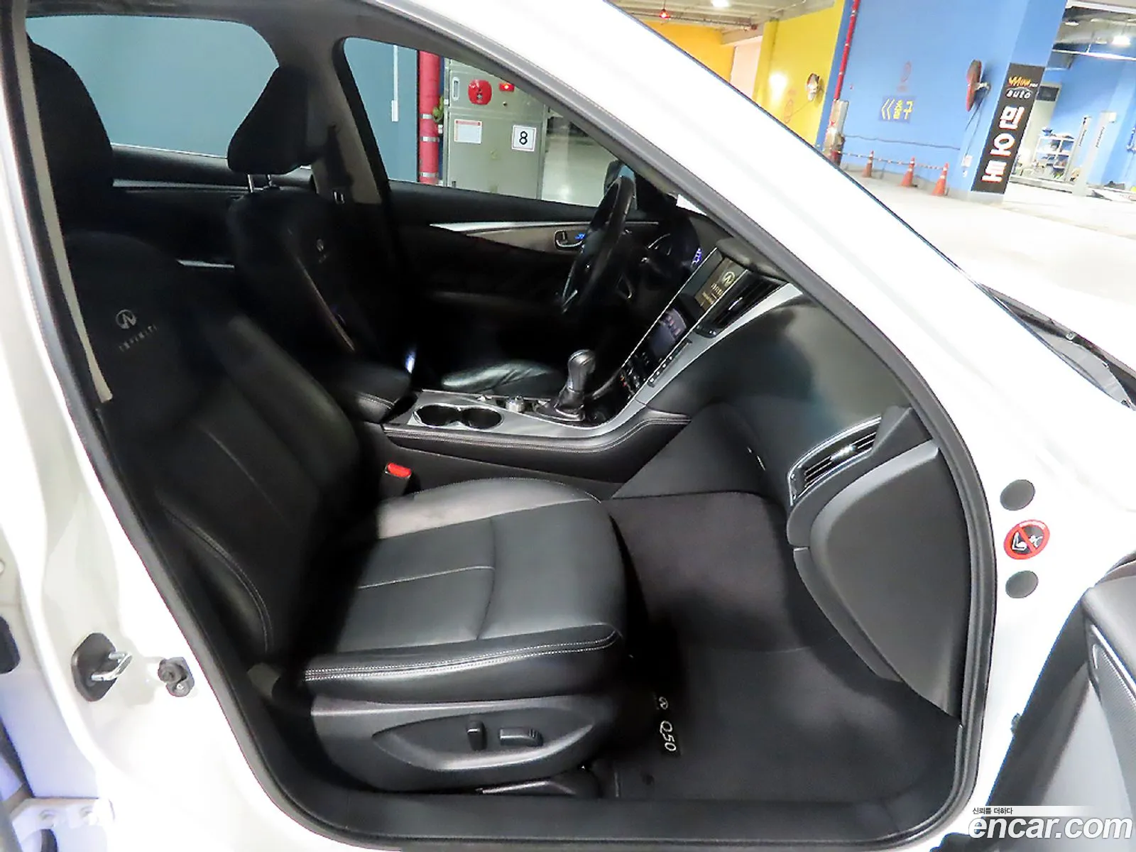 Infiniti Q50 2015 — 17