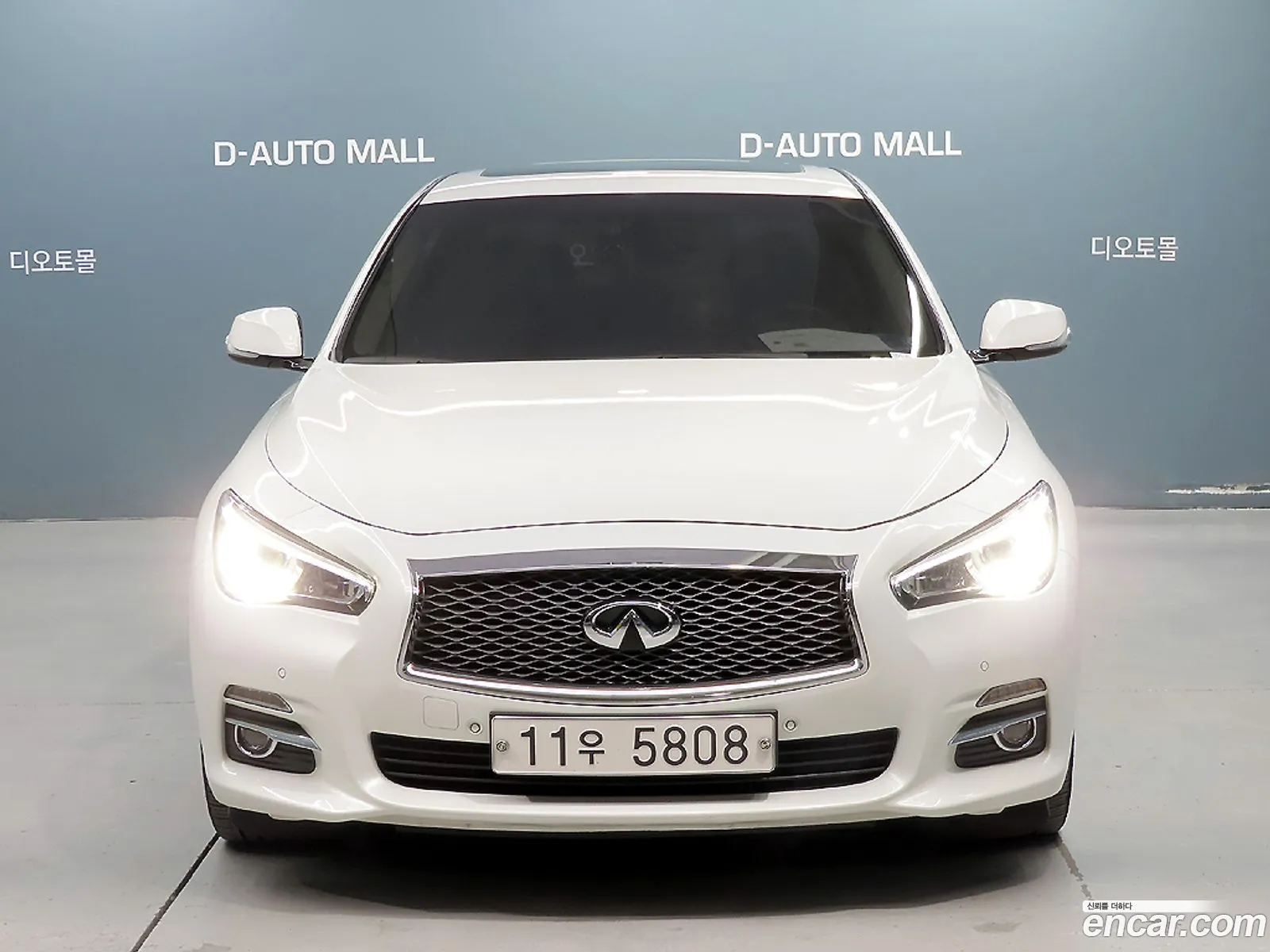 Infiniti Q50 2015 — 2