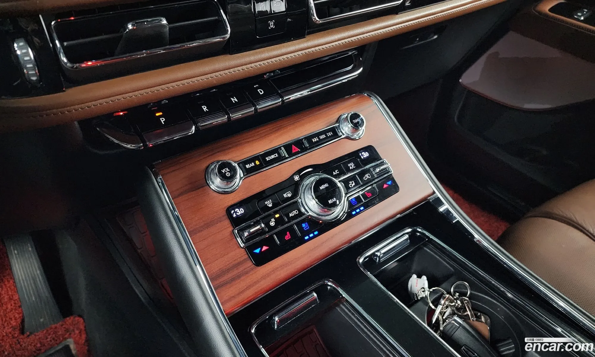 Lincoln Aviator 2020 5LM5J7XC1LGL11968 — 9