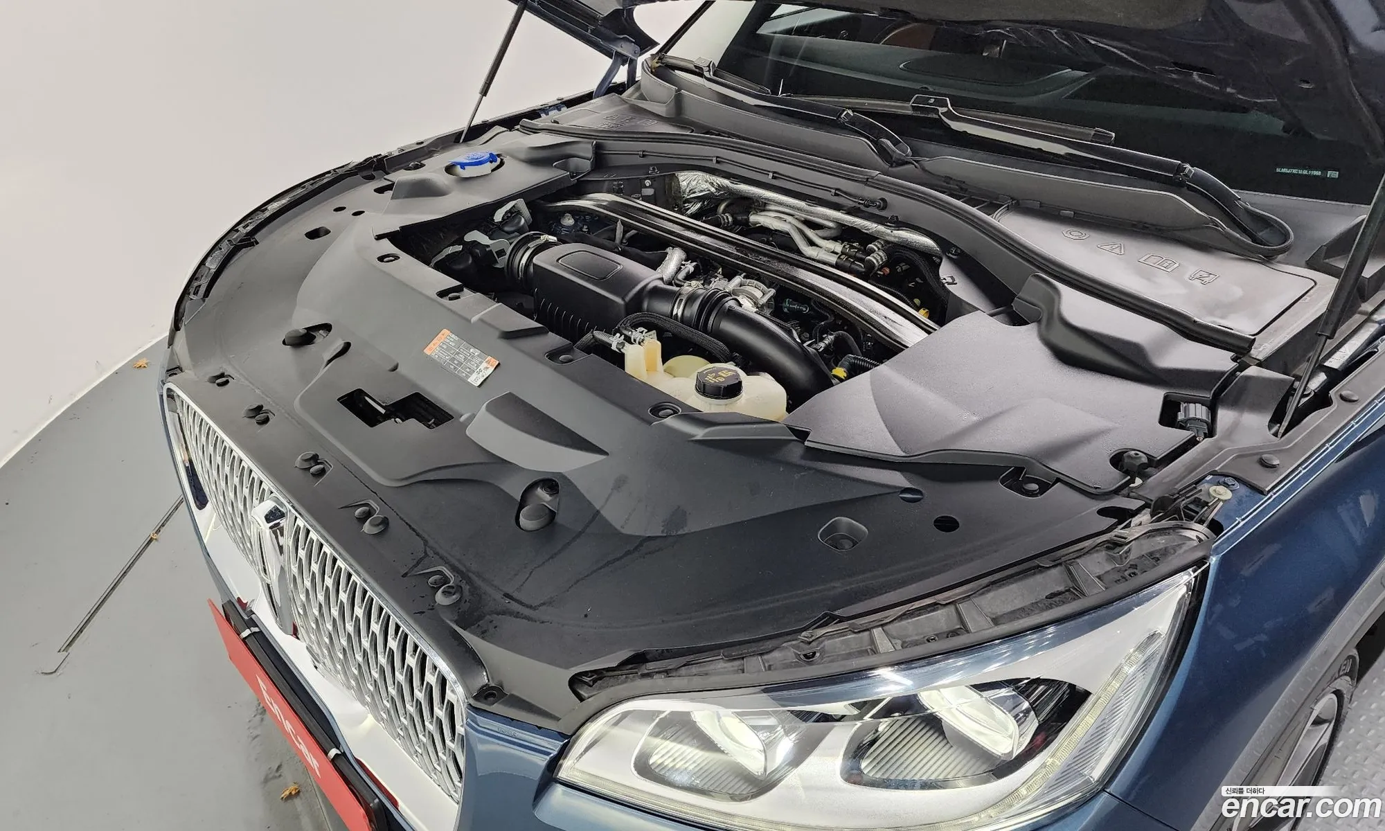 Lincoln Aviator 2020 5LM5J7XC1LGL11968 — 17