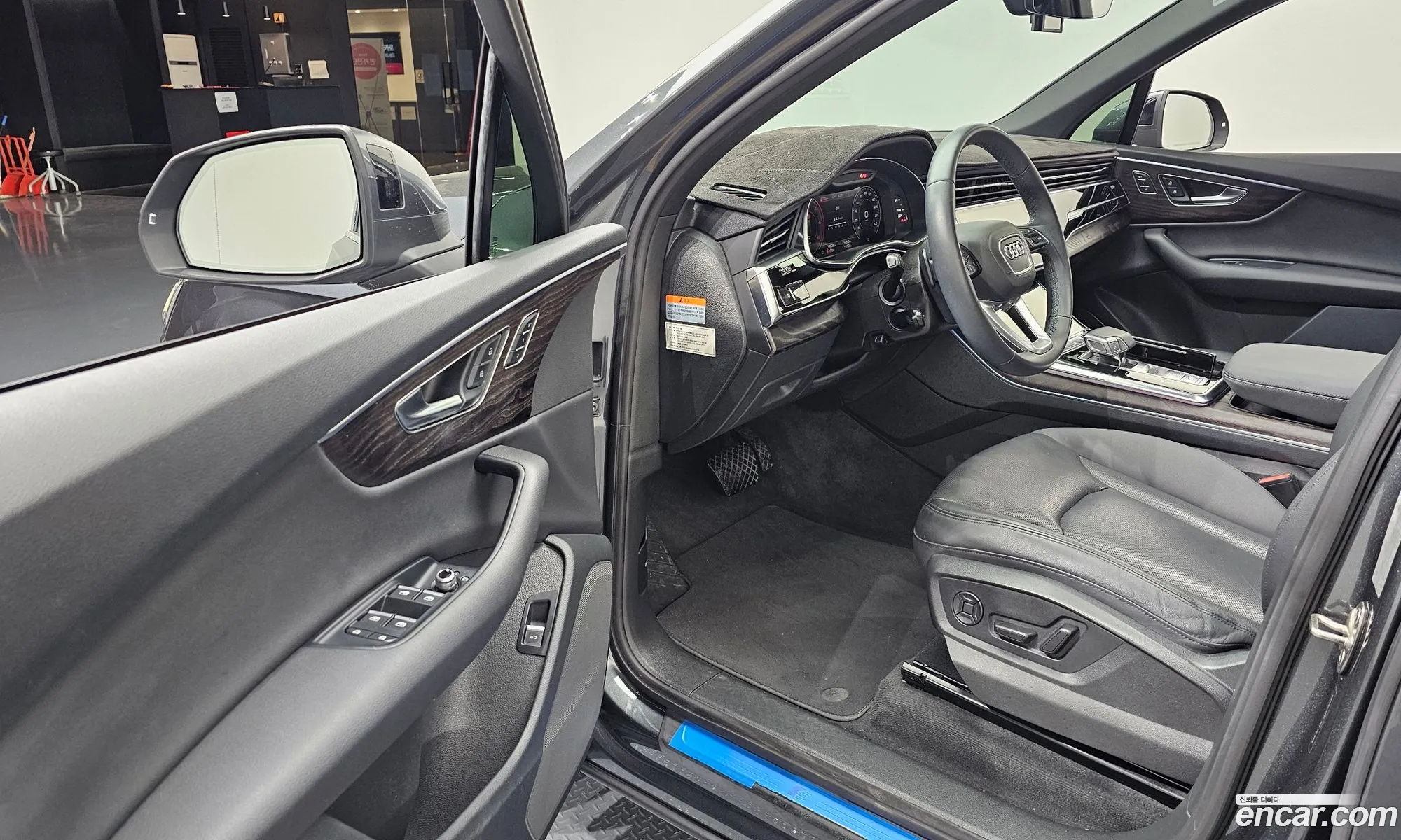 Audi Q7 2021 WAUZZZ4M8MD034777 — 5