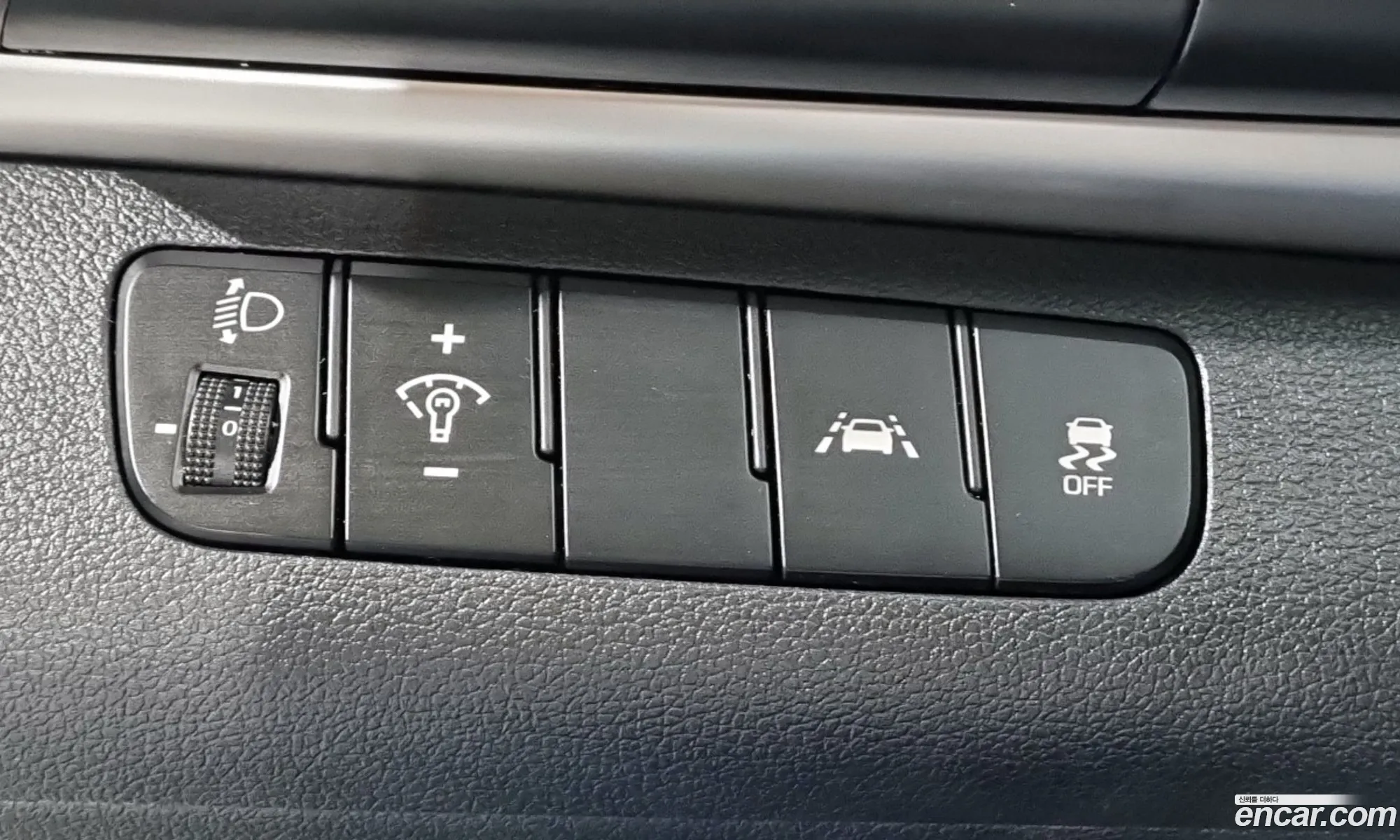 Hyundai Elantra AD 2020 — 18