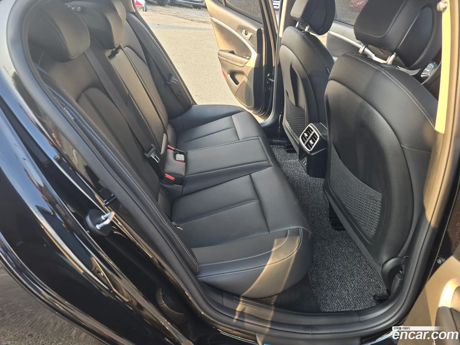 Genesis G70 2025 — 2