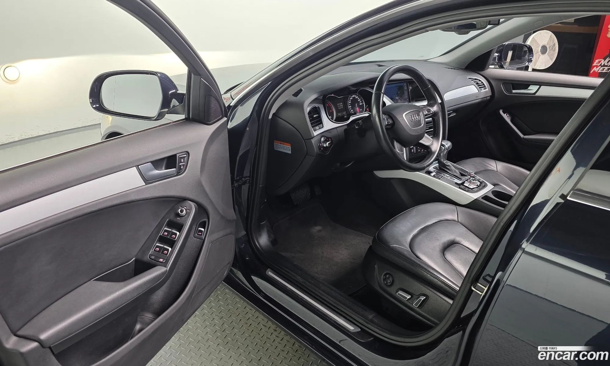 Audi A4 2015 WAUZZZ8K2FN031718 — 4
