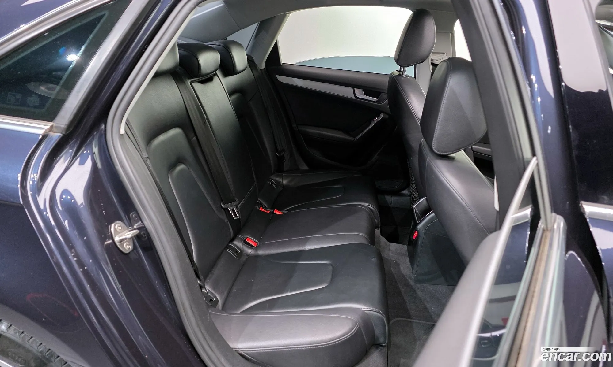 Audi A4 2015 WAUZZZ8K2FN031718 — 11