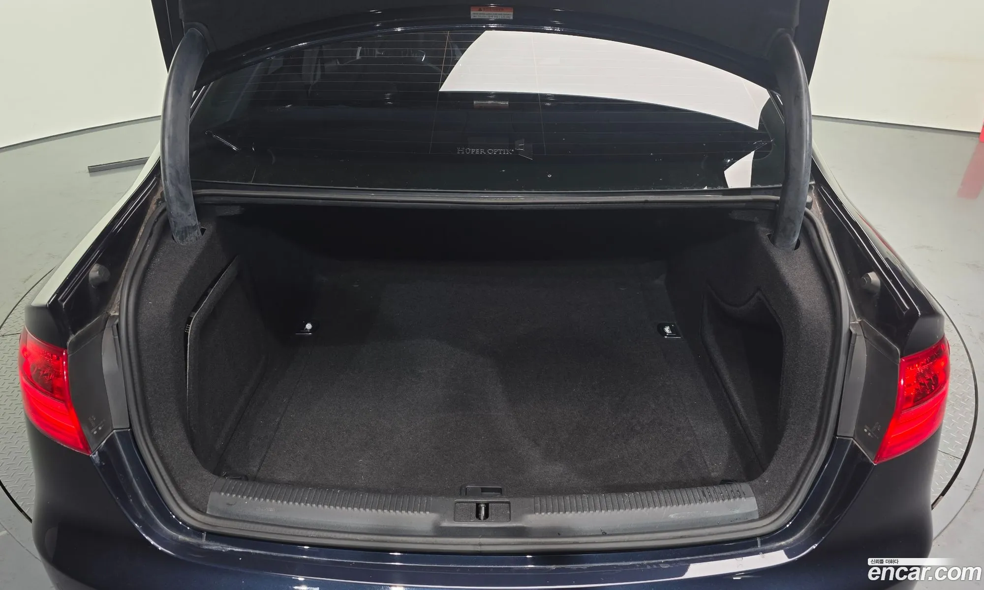 Audi A4 2015 WAUZZZ8K2FN031718 — 16