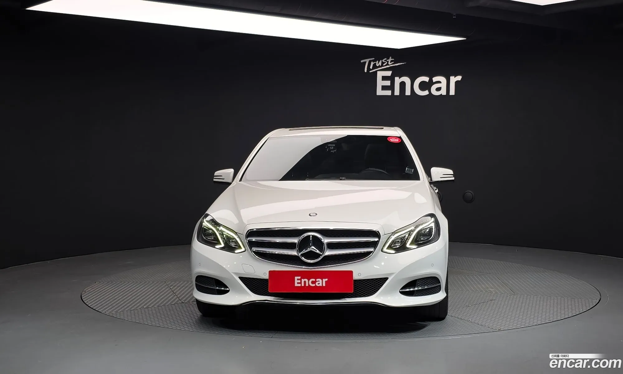 Mercedes-Benz E-Class W212 2013 WDDHF0CB8EA885182 — 8