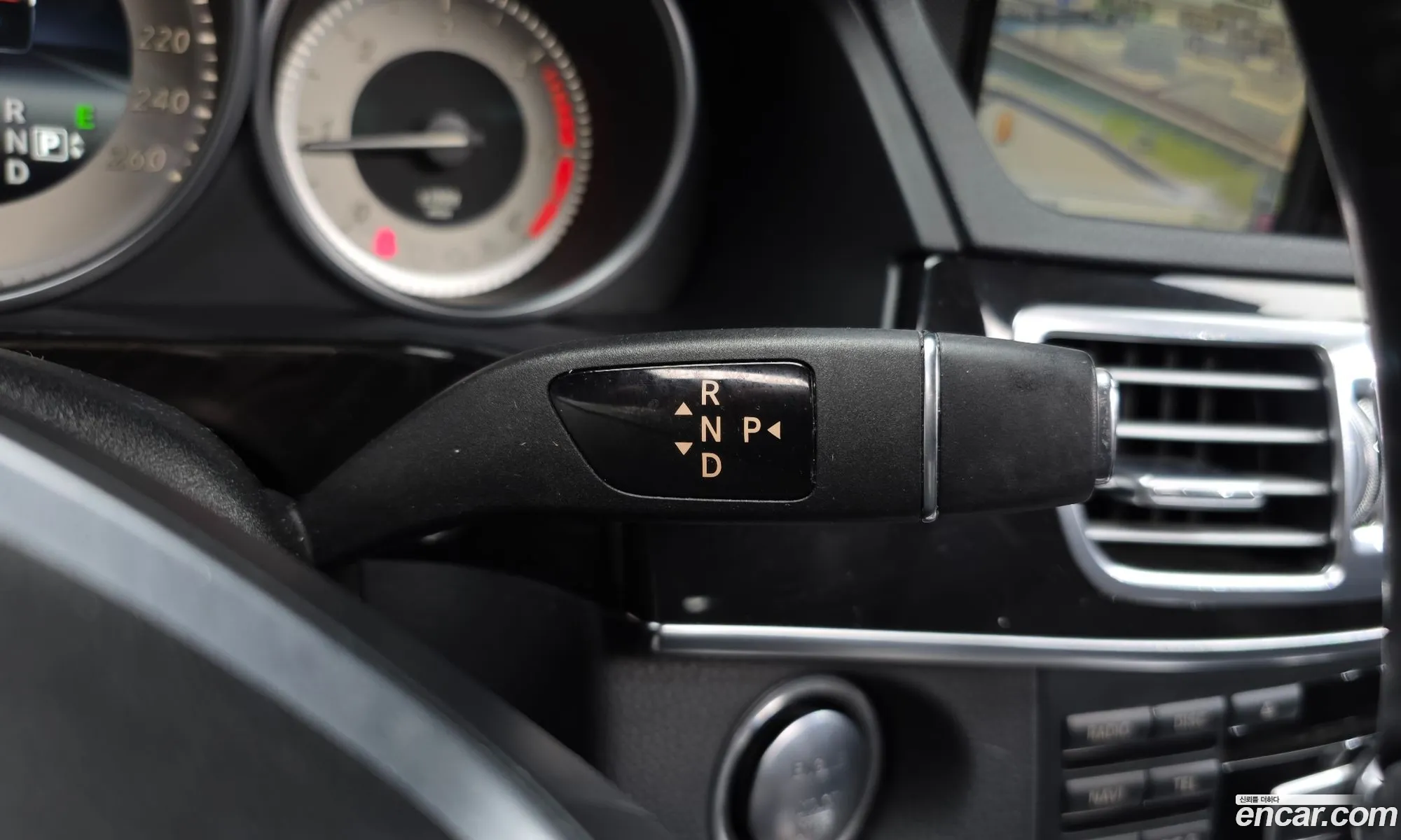 Mercedes-Benz E-Class W212 2013 WDDHF0CB8EA885182 — 11