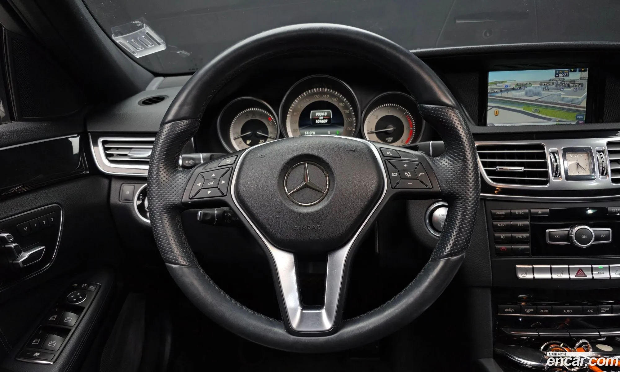 Mercedes-Benz E-Class W212 2013 WDDHF0CB8EA885182 — 14