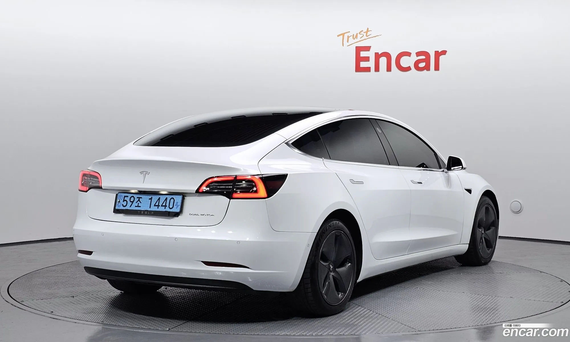 Tesla Model 3 2019 5YJ3E1EBXLF585190 — 19