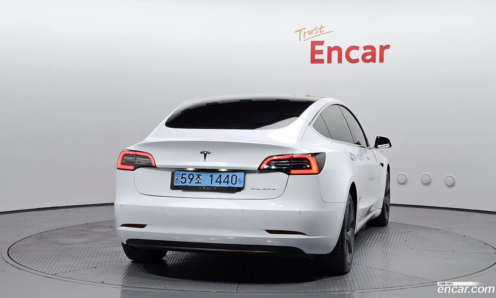 Tesla Model 3 2019 5YJ3E1EBXLF585190 — 5