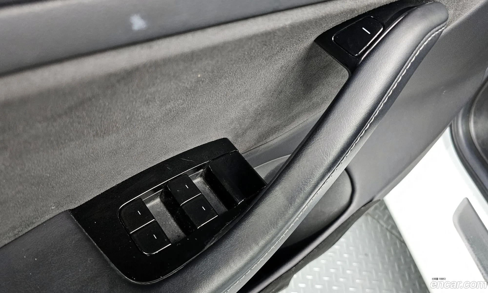 Tesla Model 3 2019 5YJ3E1EBXLF585190 — 8
