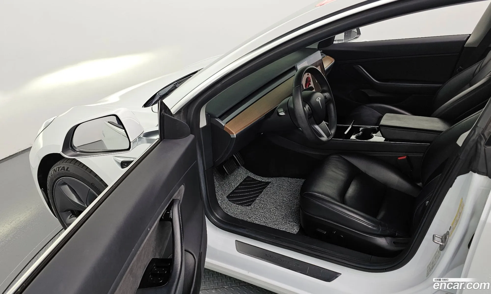 Tesla Model 3 2019 5YJ3E1EBXLF585190 — 12