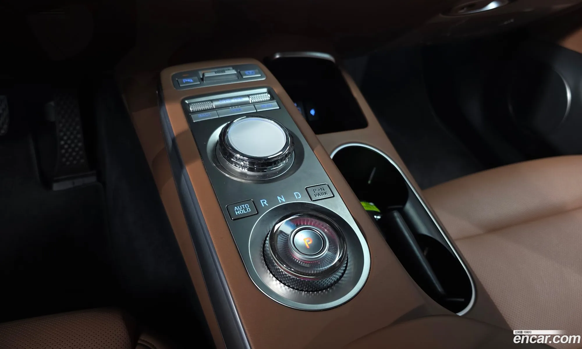 Genesis GV70 2021 — 14