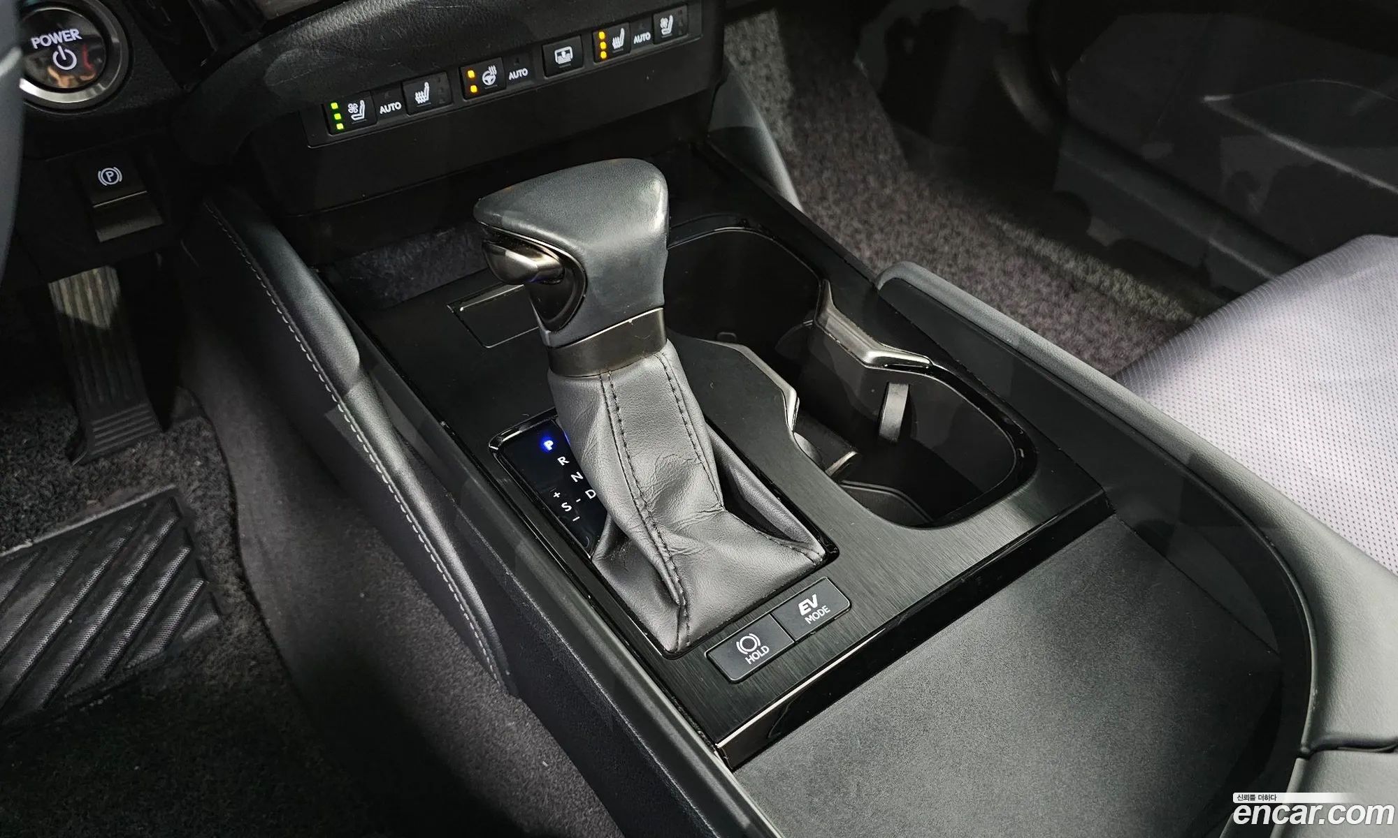 Lexus ES300h 7th Gen 2023 JTHBA1C13P2015878 — 2