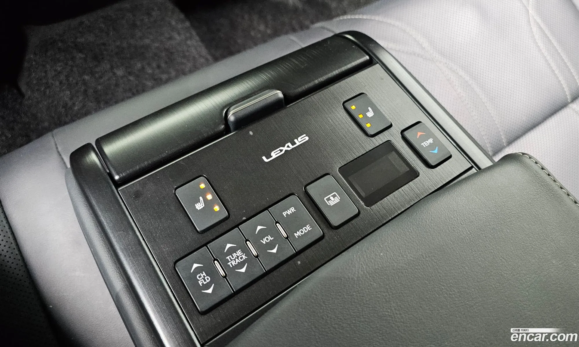 Lexus ES300h 7th Gen 2023 JTHBA1C13P2015878 — 16