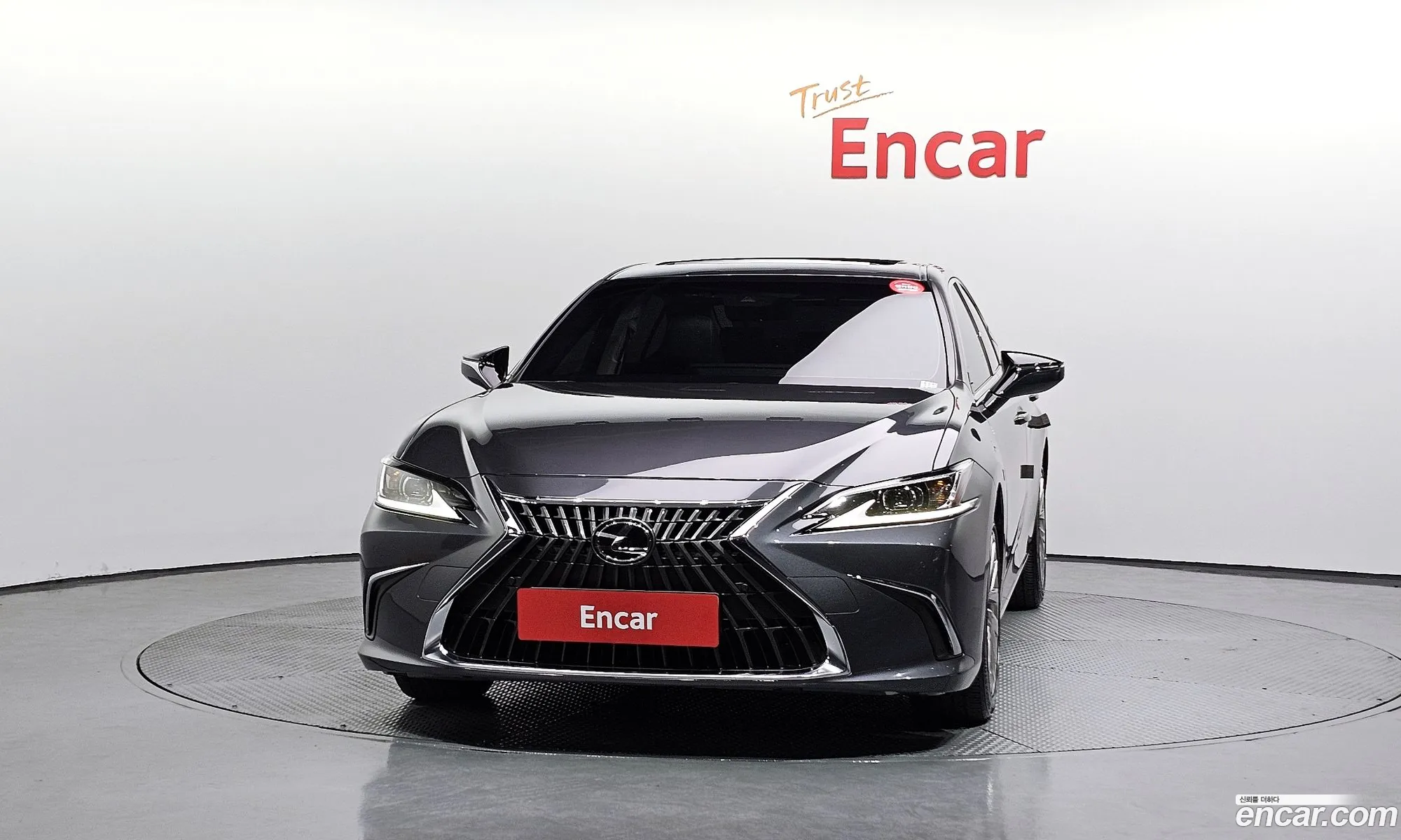 Lexus ES300h 7th Gen 2023 JTHBA1C13P2015878 — 18