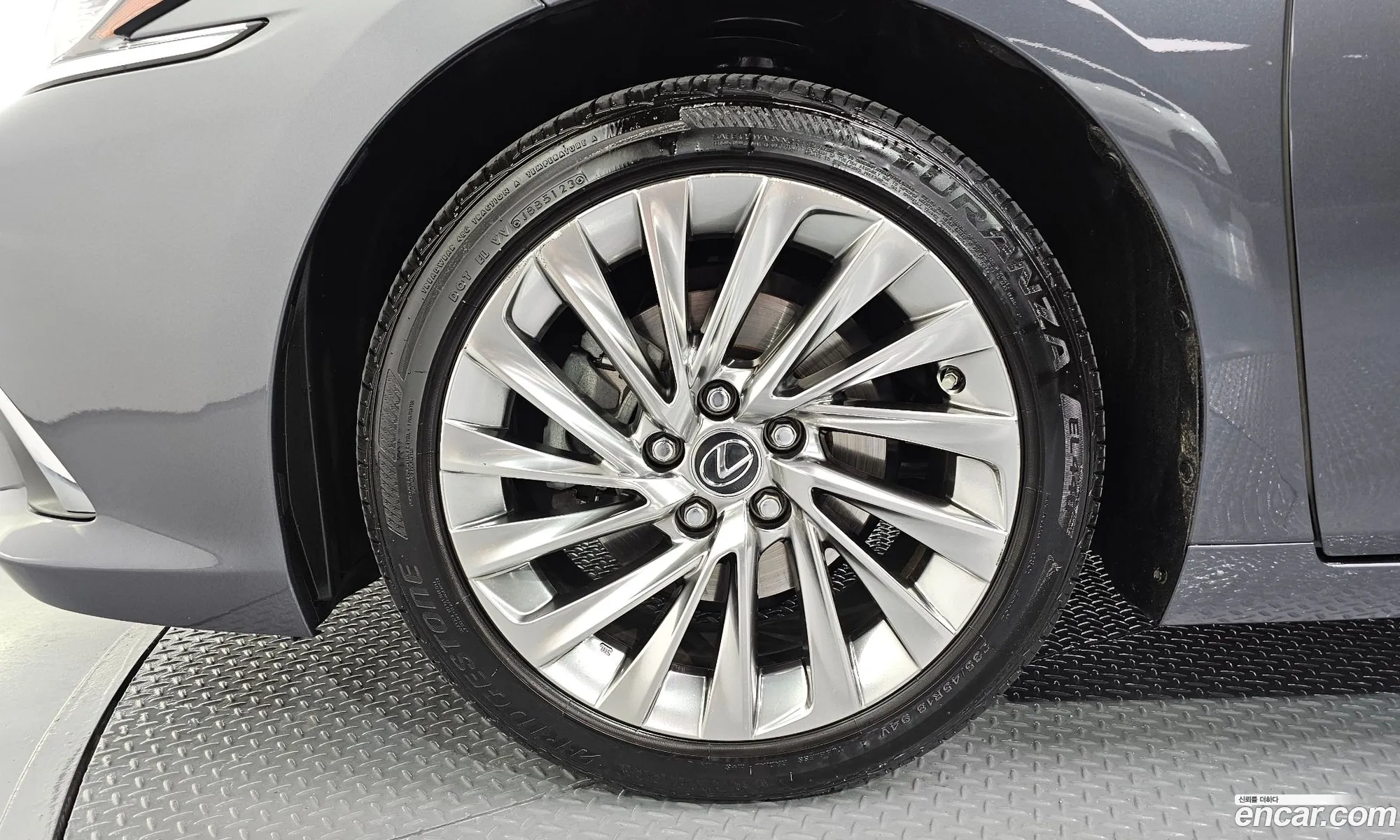Lexus ES300h 7th Gen 2023 JTHBA1C13P2015878 — 10