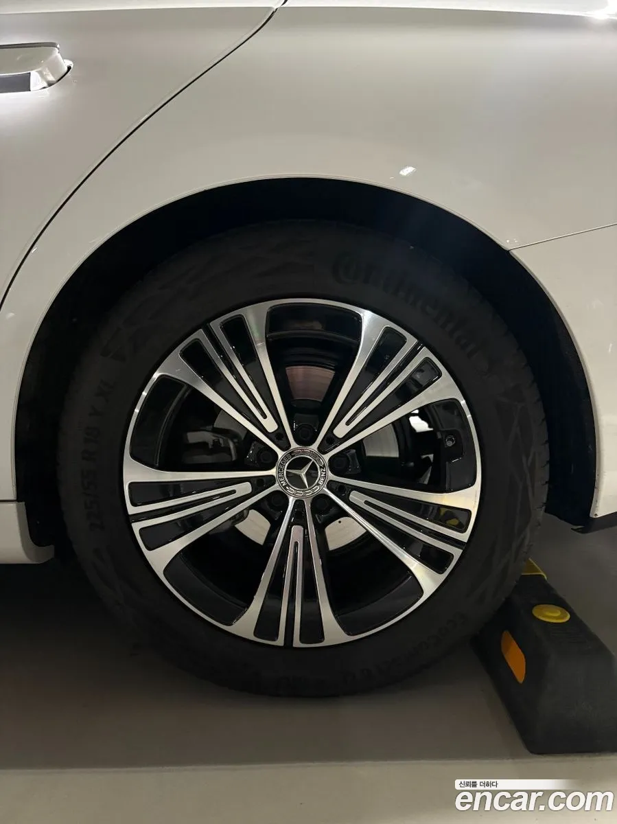 Mercedes-Benz E-Class W214 2025 — 11