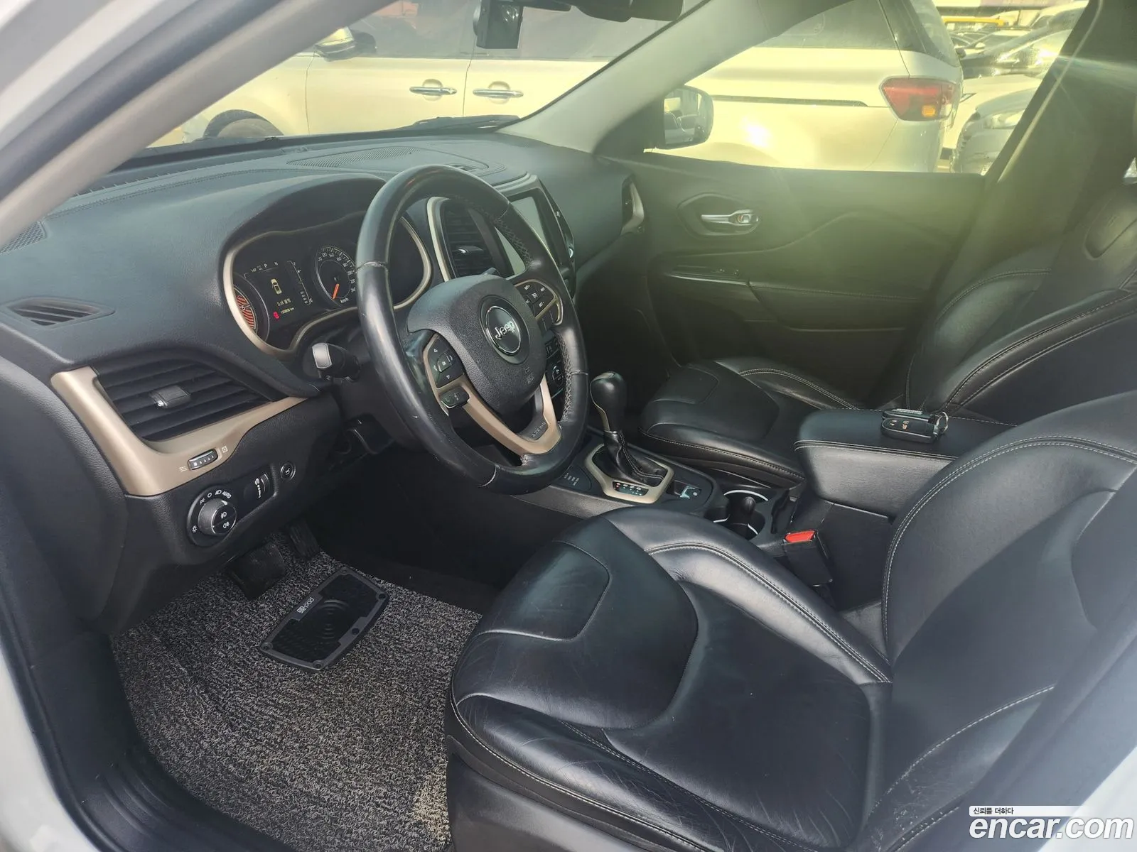 Jeep Cherokee 2015 — 14