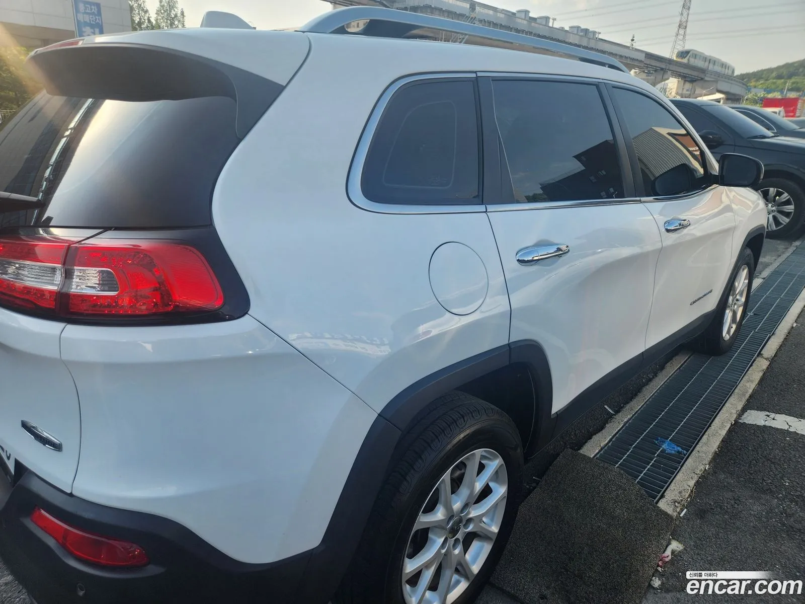 Jeep Cherokee 2015 — 4
