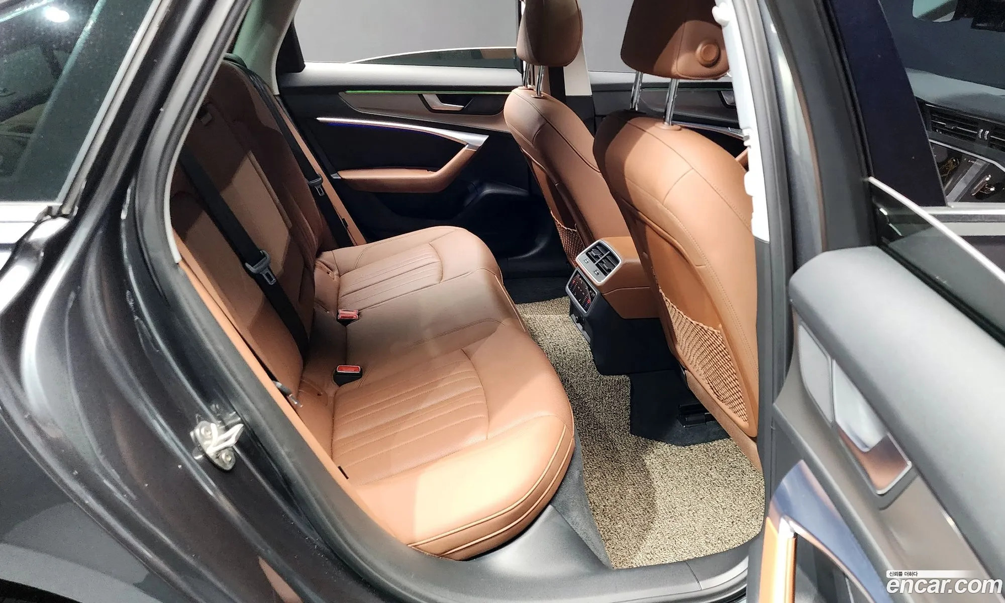 Audi A6 2021 WAUZZZF28MN033019 — 19